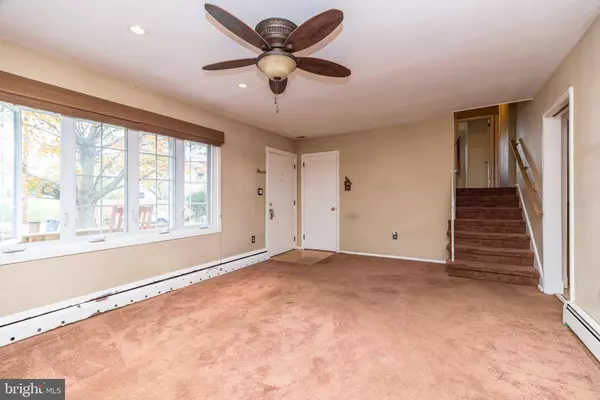 Conshohocken, PA 19428,2017 SPRING MILL RD