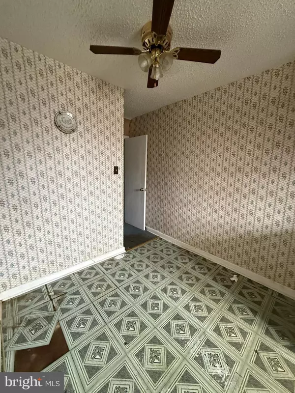 Philadelphia, PA 19149,6908 ROOSEVELT BLVD