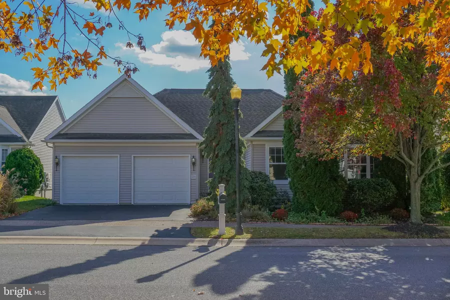 1221 BRIGHTON AVE, Lititz, PA 17543