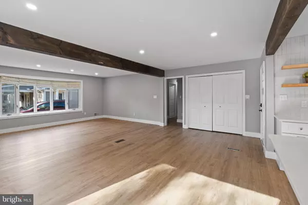 Severna Park, MD 21146,9 ROBINSON RD