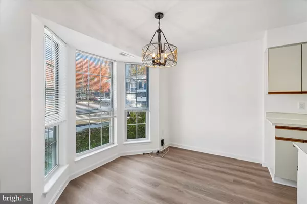 Annapolis, MD 21403,986 BREAKWATER DR