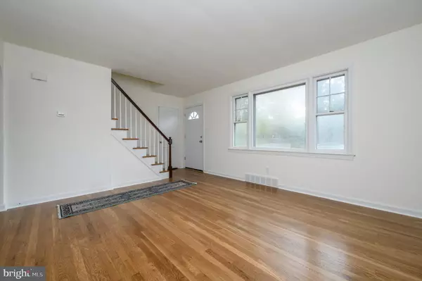 Trenton, NJ 08648,708 NATHAN HALE AVE