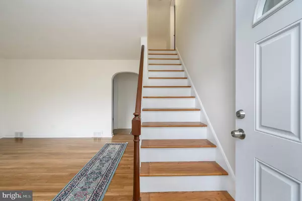 Trenton, NJ 08648,708 NATHAN HALE AVE