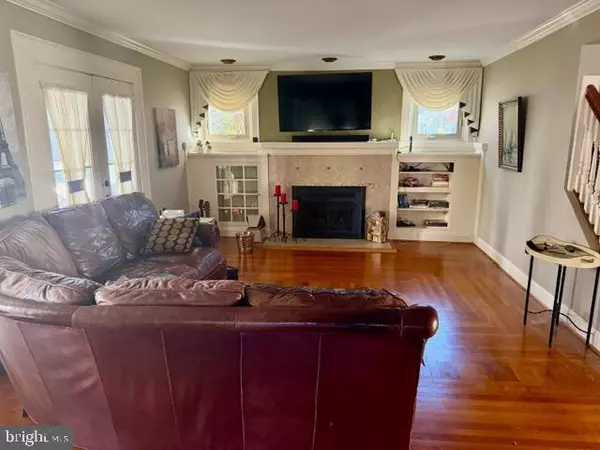 Mechanicsburg, PA 17055,517 W MAIN ST