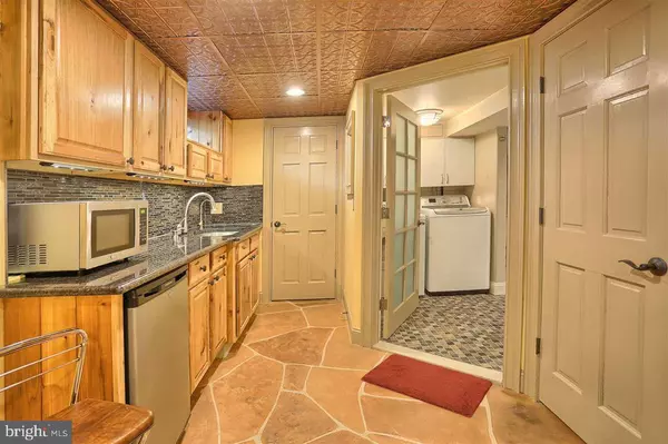 Mechanicsburg, PA 17055,517 W MAIN ST