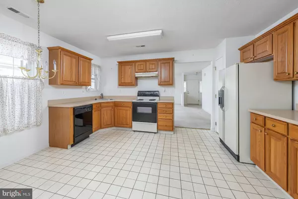 Sewell, NJ 08080,32 NATURE LN