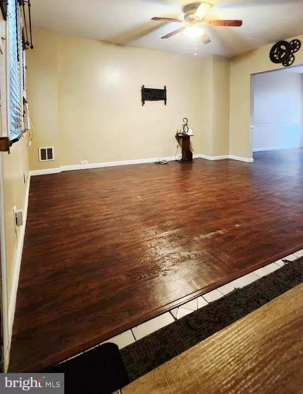 Philadelphia, PA 19135,6539 VANDIKE ST