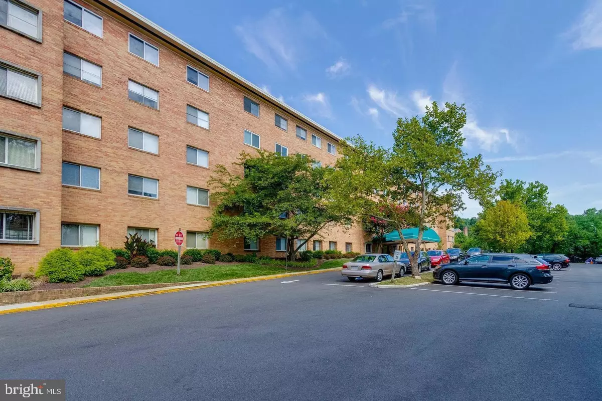 Arlington, VA 22204,750 S DICKERSON ST #402