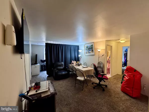 Arlington, VA 22204,750 S DICKERSON ST #402