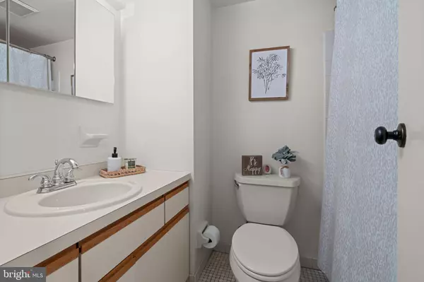 Philadelphia, PA 19114,9563 JAMES ST #B