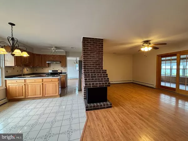 Levittown, PA 19055,95 STONYBROOK DR #S