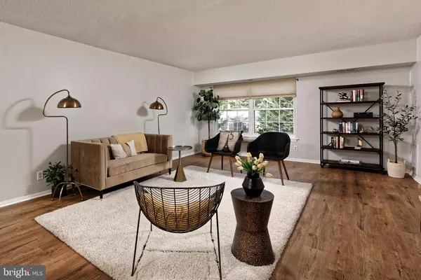 Mclean, VA 22102,7640 TREMAYNE #202