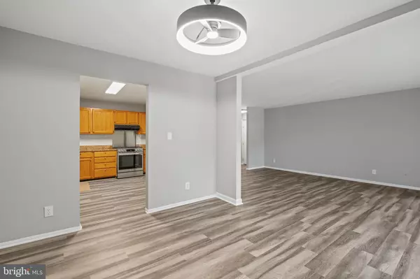 Annandale, VA 22003,7804 INVERTON RD #201