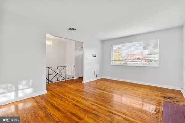 Suitland, MD 20746,3001 FAIRHILL CT