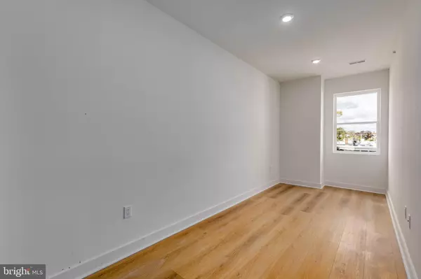 Philadelphia, PA 19133,1222 W SILVER ST #3