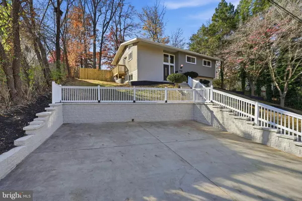 Springfield, VA 22152,7717 GLENISTER DR