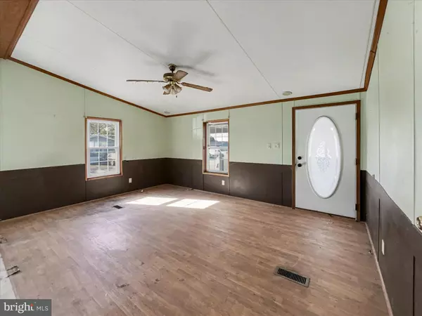 Glen Rock, PA 17327,1680 WOOD CREST LN