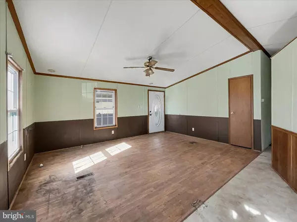 Glen Rock, PA 17327,1680 WOOD CREST LN