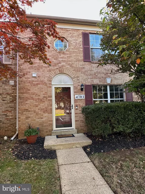 4703 S PARK CT, Woodbridge, VA 22193