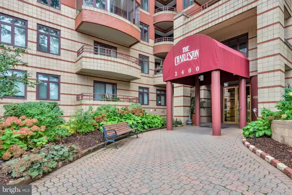 Arlington, VA 22201,2400 CLARENDON BLVD #212