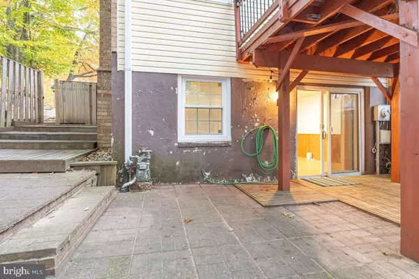 Burke, VA 22015,9256 SPRUCEWOOD RD