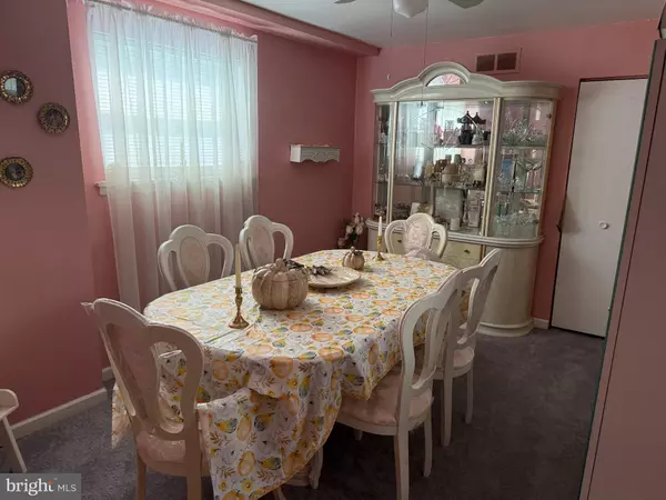 Philadelphia, PA 19115,1960 GOODNAW ST