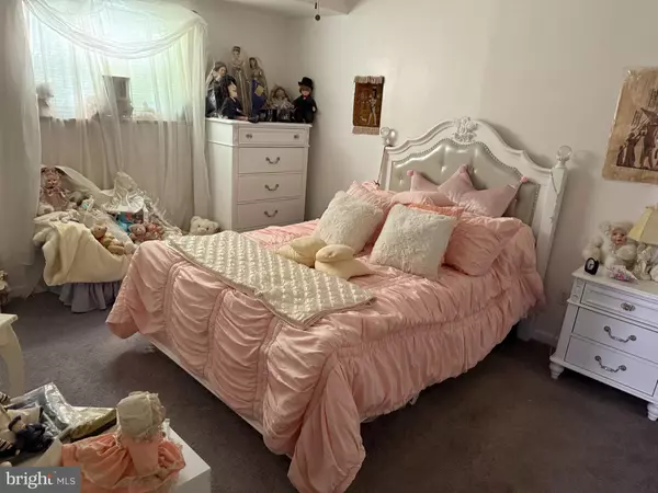 Philadelphia, PA 19115,1960 GOODNAW ST