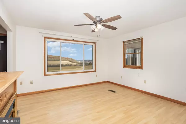 Spring Grove, PA 17362,1487 KBS RD