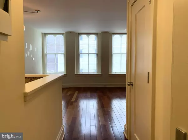 Philadelphia, PA 19106,59 N 3RD ST #4C