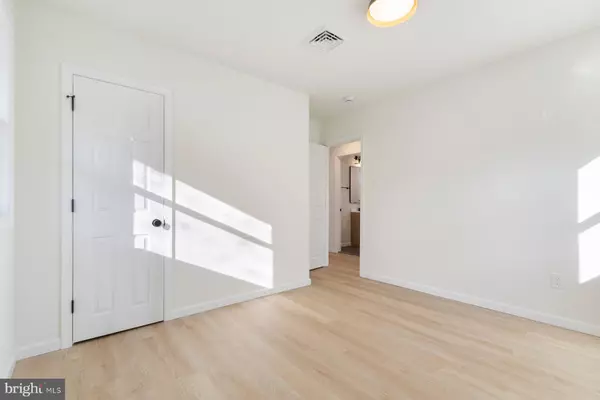 Woodbury, NJ 08096,433 TROWBRIDGE AVE