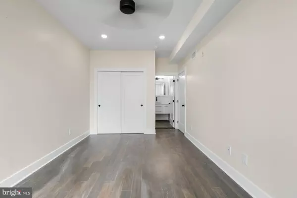 Philadelphia, PA 19125,1868 FRANKFORD AVE #204