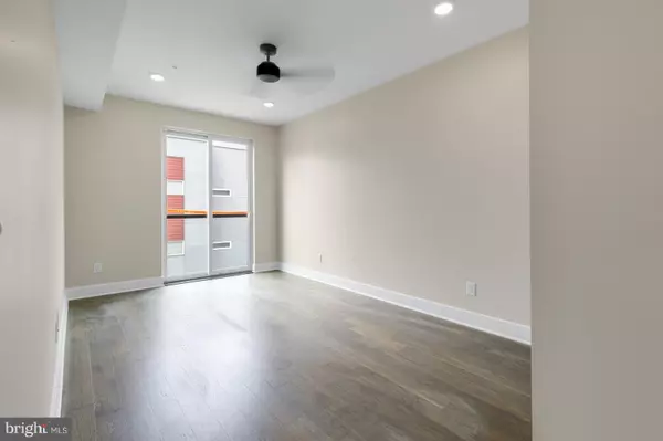 Philadelphia, PA 19125,1868 FRANKFORD AVE #204