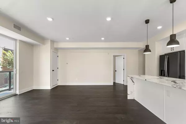 Philadelphia, PA 19125,1868 FRANKFORD AVE #301