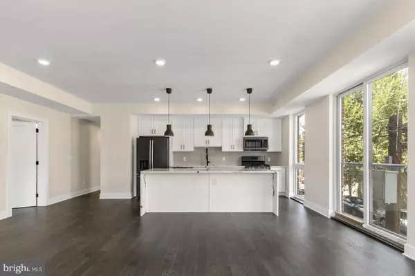 Philadelphia, PA 19125,1868 FRANKFORD AVE #301