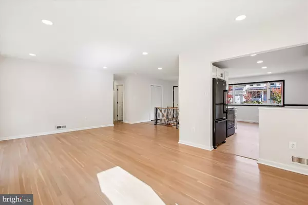 Fairfax, VA 22030,11138 BYRD DR