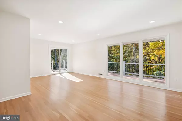 Fairfax, VA 22030,11138 BYRD DR