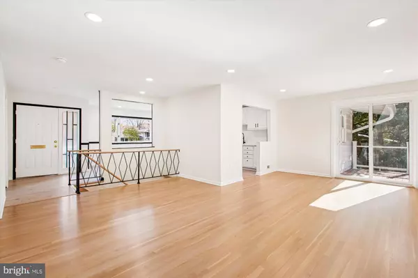 Fairfax, VA 22030,11138 BYRD DR