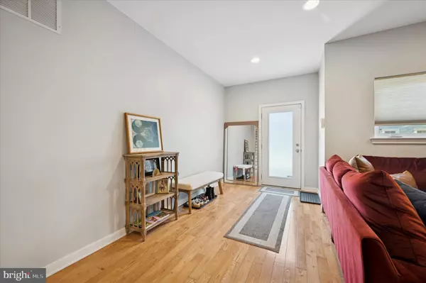 Philadelphia, PA 19127,4128 APPLE ST