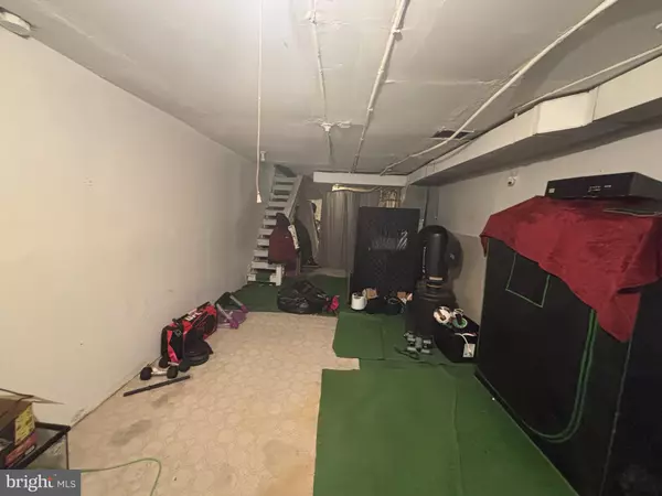 Baltimore, MD 21205,935 N LUZERNE AVE