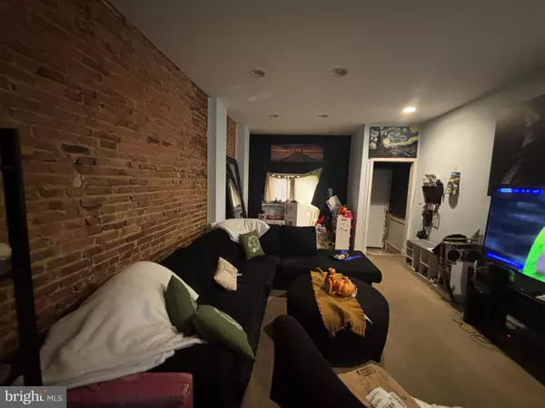 Baltimore, MD 21205,935 N LUZERNE AVE