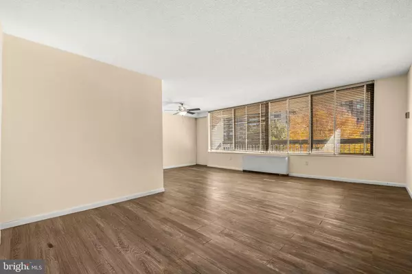 Falls Church, VA 22041,3701 S GEORGE MASON DR #304N