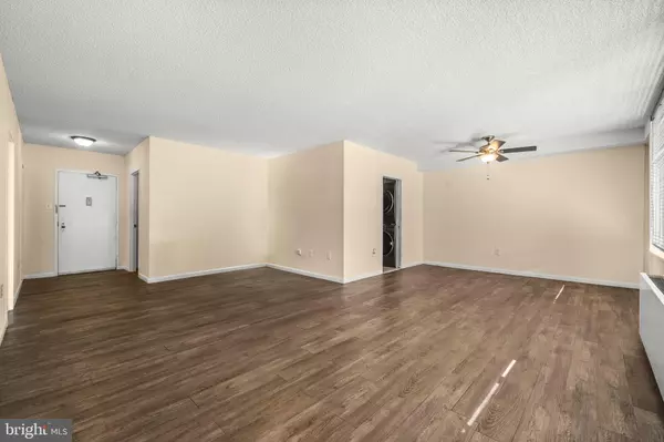 Falls Church, VA 22041,3701 S GEORGE MASON DR #304N