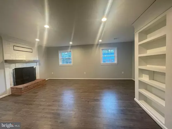 Manassas, VA 20110,8719 JACKSON AVE #BASEMENT