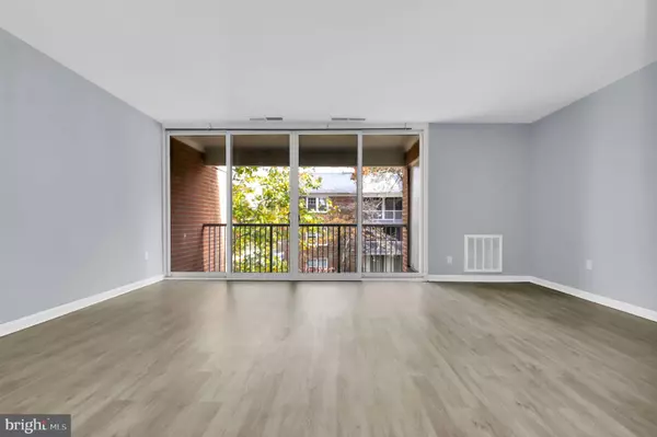 Gaithersburg, MD 20878,724 QUINCE ORCHARD BLVD #202