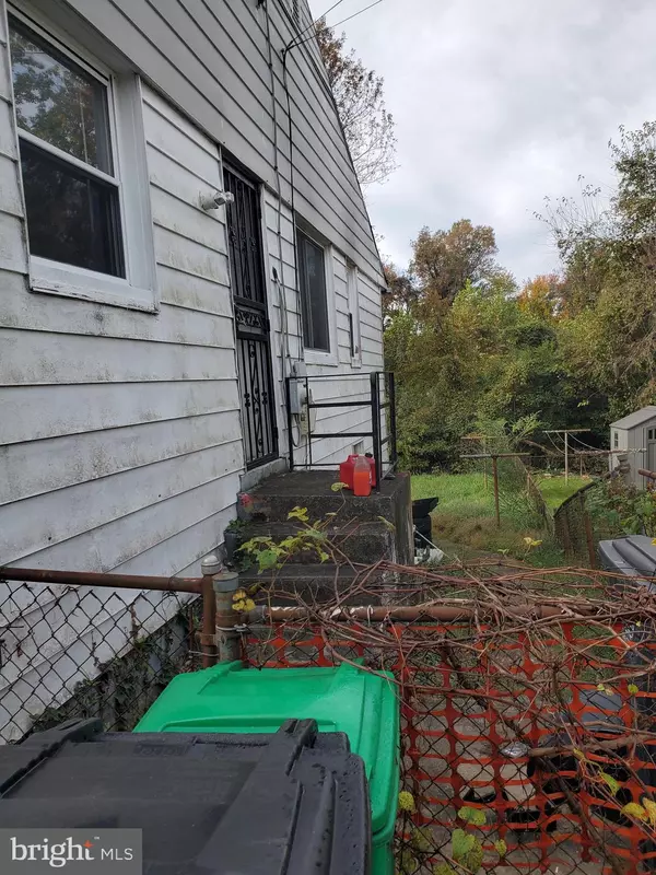 Landover, MD 20785,2022 RAY LEONARD RD