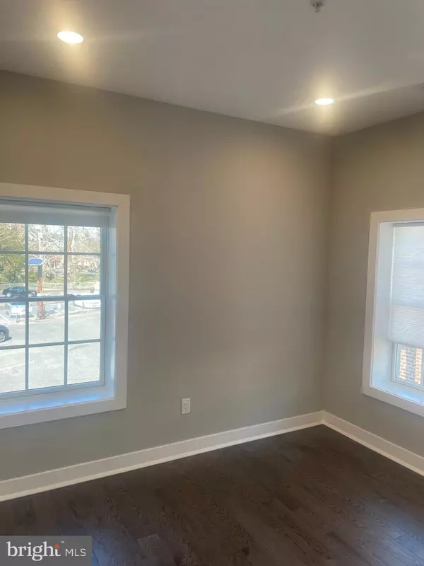 Haddonfield, NJ 08033,203 KINGS HWY E #A2