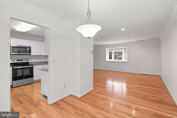 Severna Park, MD 21146,10 HOLLY RD