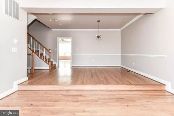 Vienna, VA 22181,2702 PEMBSLY DR