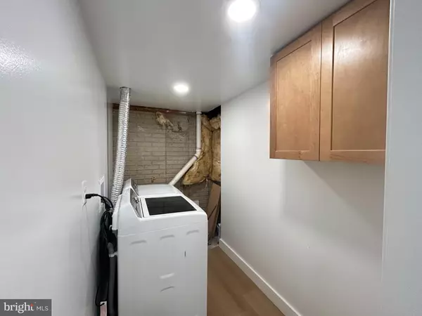 Ashburn, VA 20147,21178 WINDING BROOK SQ