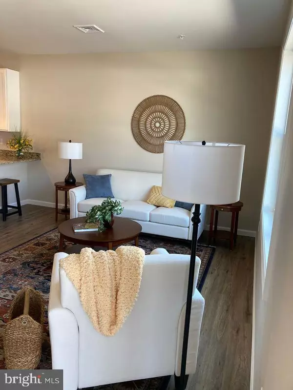 New Holland, PA 17557,376 E MAIN ST #204